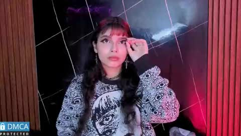 raven_rox_ online show from November 25, 2025, 3:28 am