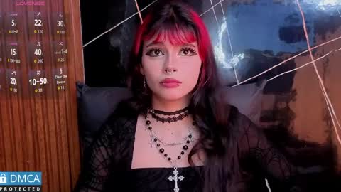 Snapshot of raven_rox_ chatting on April 12, 2026, 6:57 pm raven_rox_ online show from April 12, 2026, 6:57 pm