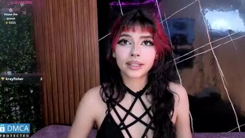 Snapshot of raven_rox_ chatting on May 4, 2026, 7:21 pm raven_rox_ online show from May 4, 2026, 7:21 pm