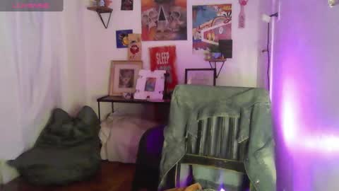 Snapshot of ravenandsin chatting on December 31, 2024, 3:01 am Raven online show from December 31, 2024, 3:01 am