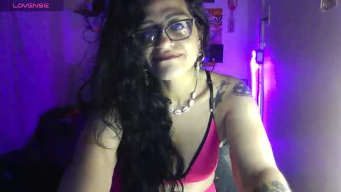 Snapshot of ravenandsin chatting on January 28, 2025, 12:05 am Raven online show from January 28, 2025, 12:05 am