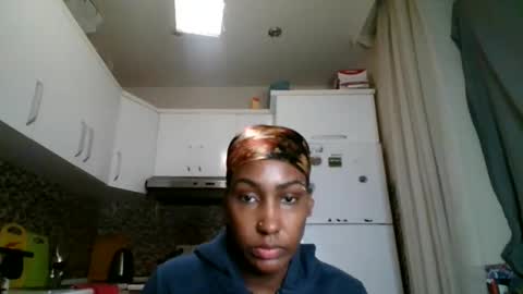 Snapshot of ravenbby chatting on April 22, 2026, 10:22 pm ravenbby online show from April 22, 2026, 10:22 pm