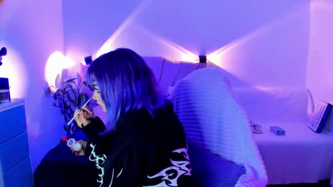 ravencollen online show from December 2, 2025, 1:22 am