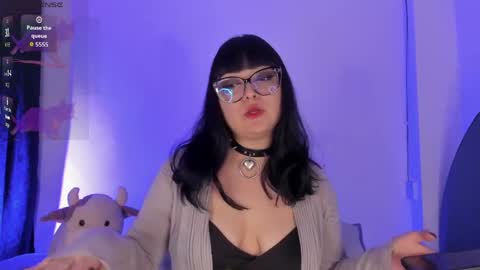 Raven  online show from April 20, 2026, 3:42 am