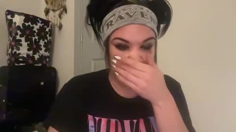 Raven Ray online show from April 22, 2026, 4:59 am