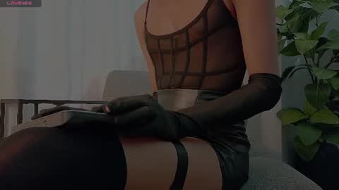 Snapshot of ravensinclair chatting on July 16, 2026, 2:06 am Raven Sinclair online show from July 16, 2026, 2:06 am