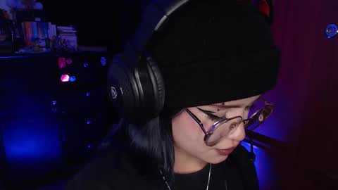 raventh_ online show from December 17, 2025, 2:06 am