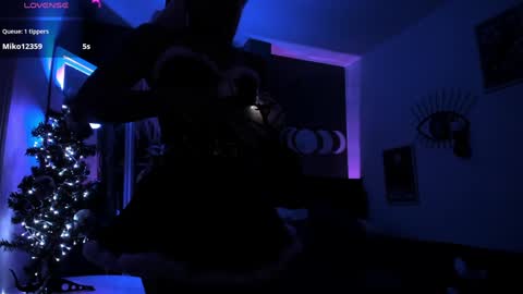 Raven Witch online show from December 23, 2024, 9:08 pm