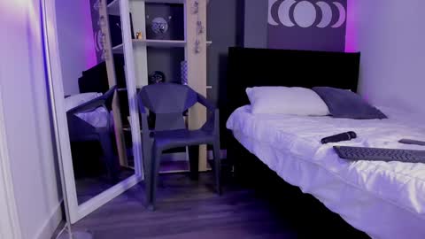 Raven Witch online show from February 3, 2025, 11:26 pm