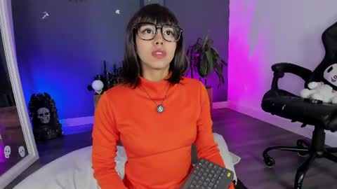 Snapshot of ravenwitch_ chatting on June 29, 2026, 5:57 pm Raven Witch online show from June 29, 2026, 5:57 pm