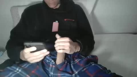 ravenxbat online show from November 18, 2025, 4:44 pm