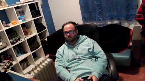 Snapshot of ravingr3d3 chatting on February 3, 2025, 10:11 pm ravingr3d3 online show from February 3, 2025, 10:11 pm