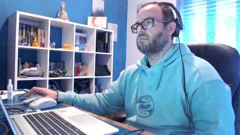 Snapshot of ravingr3d3 chatting on February 4, 2025, 12:11 pm ravingr3d3 online show from February 4, 2025, 12:11 pm
