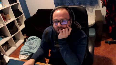 Snapshot of ravingr3d3 chatting on February 5, 2025, 10:01 pm ravingr3d3 online show from February 5, 2025, 10:01 pm