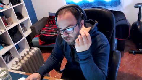 Snapshot of ravingr3d3 chatting on February 6, 2025, 9:00 am ravingr3d3 online show from February 6, 2025, 9:00 am