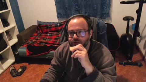 Snapshot of ravingr3d3 chatting on February 7, 2025, 1:04 am ravingr3d3 online show from February 7, 2025, 1:04 am
