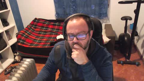 Snapshot of ravingr3d3 chatting on February 7, 2025, 10:52 pm ravingr3d3 online show from February 7, 2025, 10:52 pm