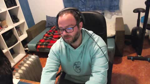 Snapshot of ravingr3d3 chatting on February 9, 2025, 9:28 pm ravingr3d3 online show from February 9, 2025, 9:28 pm