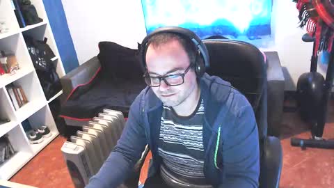 Snapshot of ravingr3d3 chatting on February 18, 2025, 12:17 pm ravingr3d3 online show from February 18, 2025, 12:17 pm