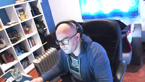Snapshot of ravingr3d3 chatting on February 19, 2025, 12:22 pm ravingr3d3 online show from February 19, 2025, 12:22 pm