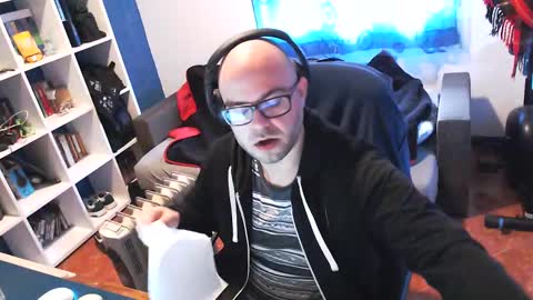 Snapshot of ravingr3d3 chatting on February 20, 2025, 9:11 am ravingr3d3 online show from February 20, 2025, 9:11 am