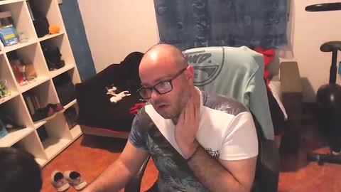 Snapshot of ravingr3d3 chatting on February 25, 2025, 12:47 am ravingr3d3 online show from February 25, 2025, 12:47 am