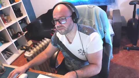 Snapshot of ravingr3d3 chatting on February 25, 2025, 3:16 pm ravingr3d3 online show from February 25, 2025, 3:16 pm