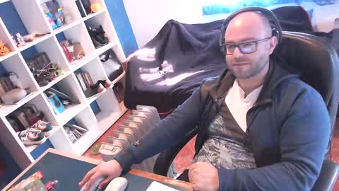 Snapshot of ravingr3d3 chatting on February 26, 2025, 3:30 pm ravingr3d3 online show from February 26, 2025, 3:30 pm