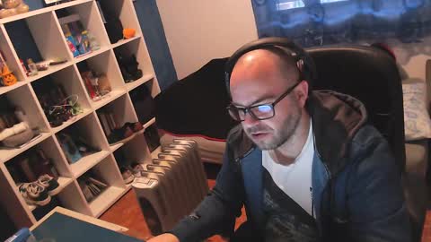 Snapshot of ravingr3d3 chatting on February 27, 2025, 9:11 am ravingr3d3 online show from February 27, 2025, 9:11 am