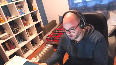 Snapshot of ravingr3d3 chatting on February 27, 2025, 12:13 pm ravingr3d3 online show from February 27, 2025, 12:13 pm