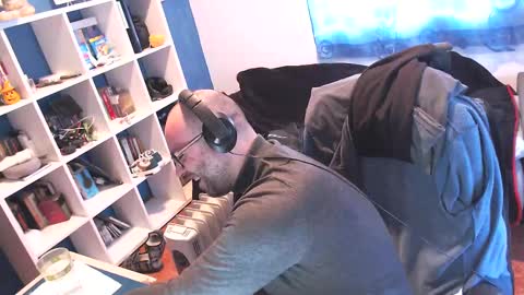 Snapshot of ravingr3d3 chatting on February 28, 2025, 2:09 pm ravingr3d3 online show from February 28, 2025, 2:09 pm