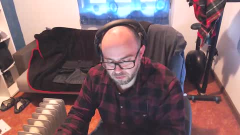 Snapshot of ravingr3d3 chatting on March 3, 2025, 5:07 pm ravingr3d3 online show from March 3, 2025, 5:07 pm