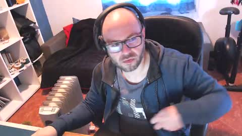 Snapshot of ravingr3d3 chatting on March 4, 2025, 8:57 am ravingr3d3 online show from March 4, 2025, 8:57 am