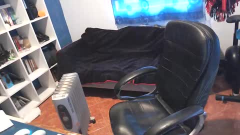 Snapshot of ravingr3d3 chatting on March 5, 2025, 8:54 am ravingr3d3 online show from March 5, 2025, 8:54 am