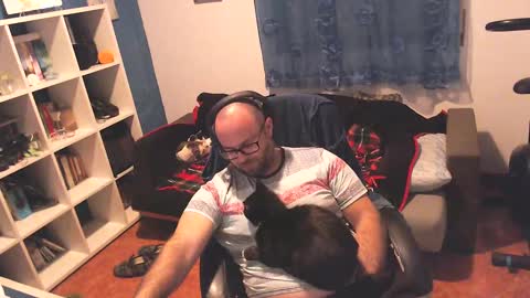Snapshot of ravingr3d3 chatting on March 5, 2025, 11:38 pm ravingr3d3 online show from March 5, 2025, 11:38 pm