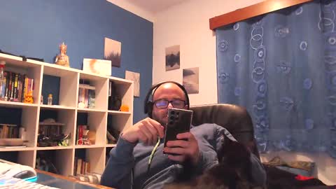 Snapshot of ravingr3d3 chatting on March 6, 2025, 10:15 pm ravingr3d3 online show from March 6, 2025, 10:15 pm
