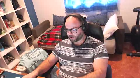 Snapshot of ravingr3d3 chatting on March 10, 2025, 3:30 pm ravingr3d3 online show from March 10, 2025, 3:30 pm