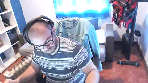 Snapshot of ravingr3d3 chatting on March 12, 2025, 12:15 pm ravingr3d3 online show from March 12, 2025, 12:15 pm