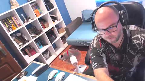 Snapshot of ravingr3d3 chatting on September 11, 2025, 8:25 am ravingr3d3 online show from September 11, 2025, 8:25 am