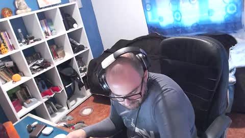 ravingr3d3 online show from October 31, 2025, 9:21 am