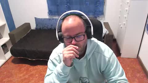 ravingr3d3 online show from November 9, 2025, 9:35 pm