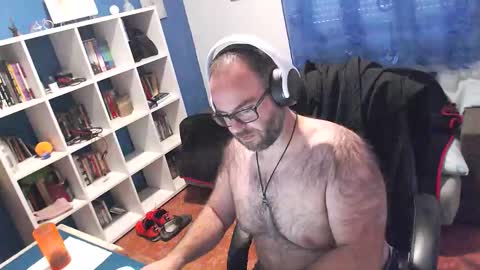 ravingr3d3 online show from November 24, 2025, 2:39 pm