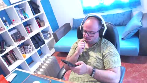 ravingr3d3 online show from April 3, 2026, 2:37 pm