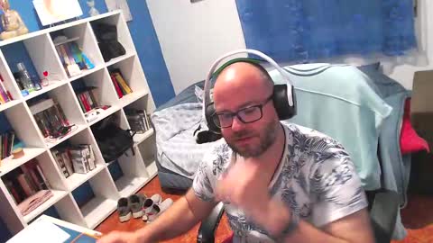 ravingr3d3 online show from April 16, 2026, 10:45 pm