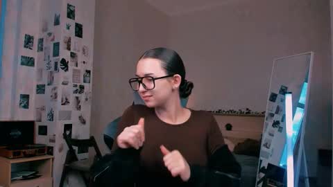 Alia Mereyn online show from October 16, 2025, 1:34 pm