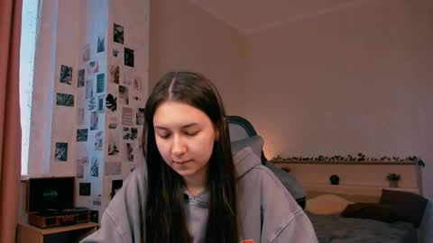 Alia Mereyn online show from October 18, 2025, 9:10 am