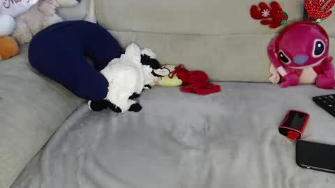 Ray  online show from December 15, 2025, 6:12 pm