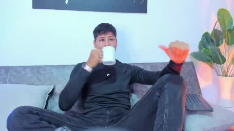 rayden_boy online show from June 4, 2026, 12:00 pm