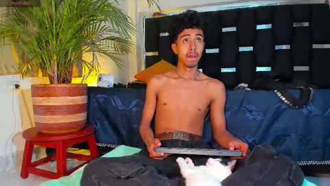 Rayn online show from March 8, 2025, 9:06 am