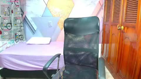 Snapshot of raylin_escobar chatting on June 9, 2026, 6:41 pm raylin_escobar online show from June 9, 2026, 6:41 pm